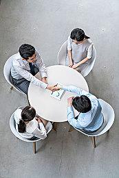 国外Switch 2评测主播发言引争议 声称非官方渠道入手并感谢黄牛